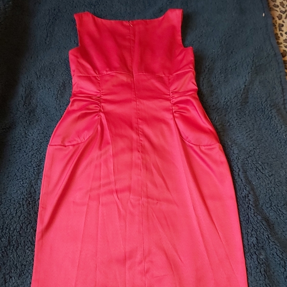 Red Dress - Picture 4 of 6